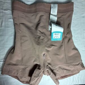 Shapewear brought directly from Colombia, small size, more or less XL.